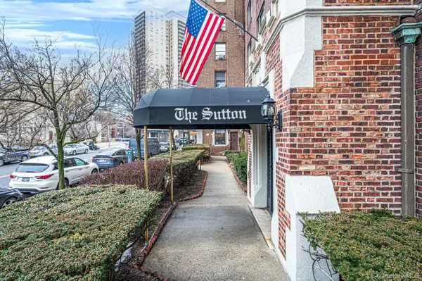 109-14 Ascan Avenue #4B, Forest Hills, NY 11375