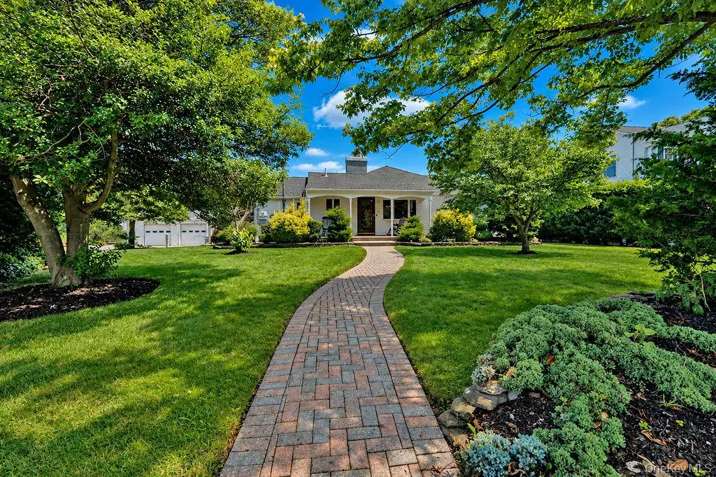 8 Stuart Avenue, Amityville, NY 11701 - #1
