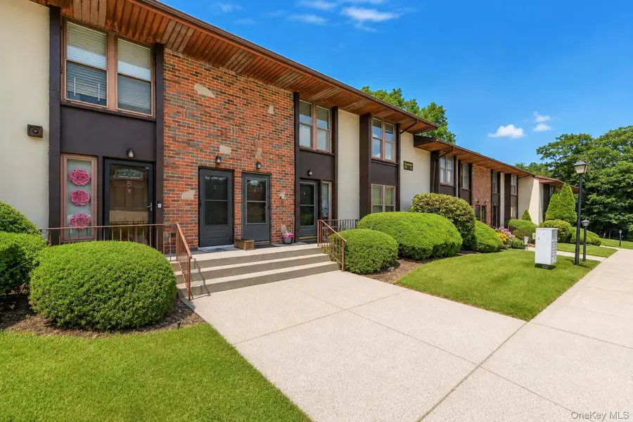 8 Sycamore Court #8, Selden, NY 11784 - #3