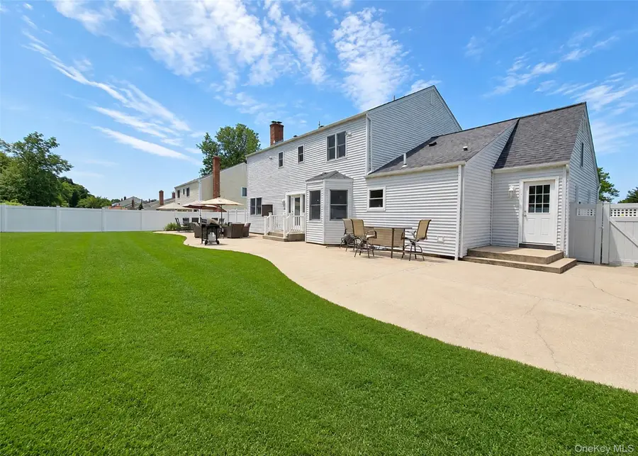 73 Springmeadow Drive, Holbrook, NY 11741 - #2