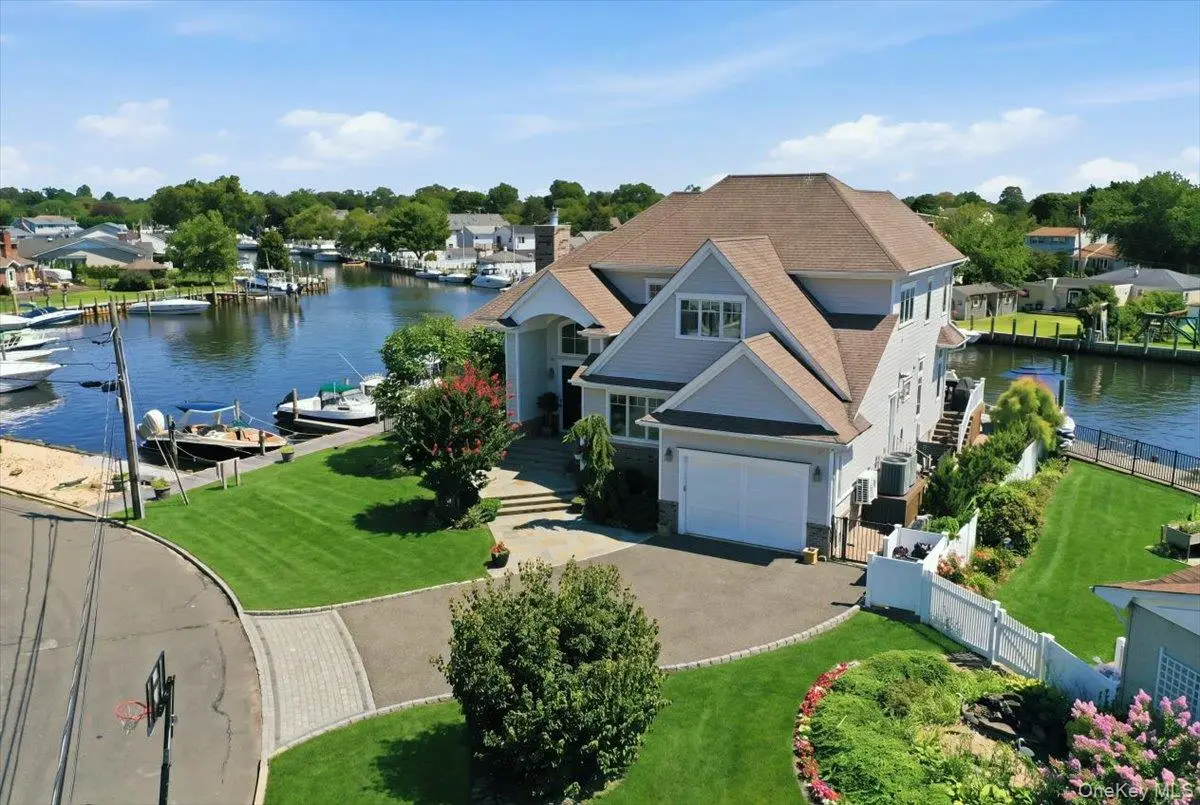 11 Angelica Court, West Babylon, NY 11704 - #1