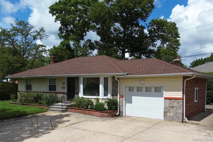 108 Marcus Avenue, New Hyde Park, NY 11040 - #3