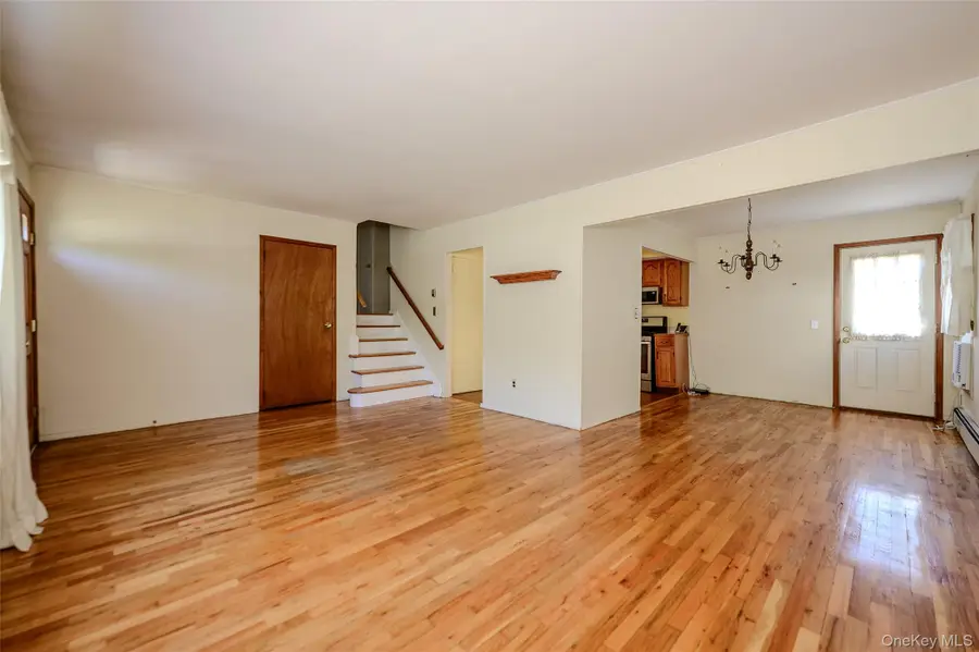 87 Central Park Road, Plainview, NY 11803 - #2