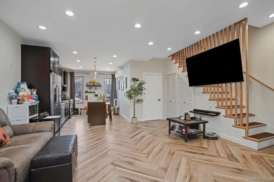 71-61 70th St, Glendale, NY 11385 - #3