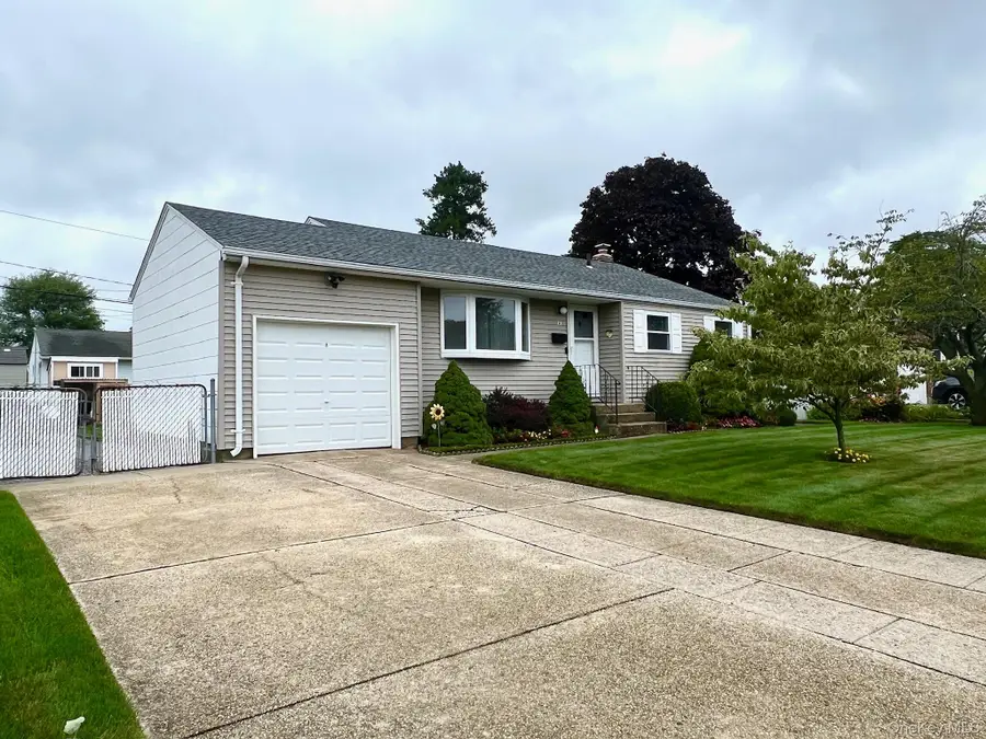 23 Franklin Street, Islip, NY 11751 - #2