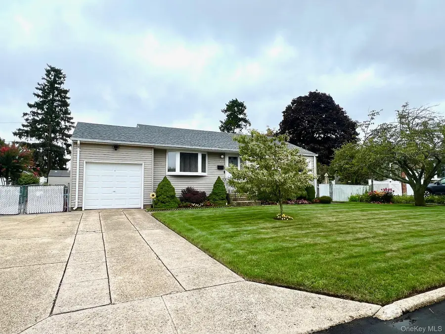 23 Franklin Street, Islip, NY 11751 - #3