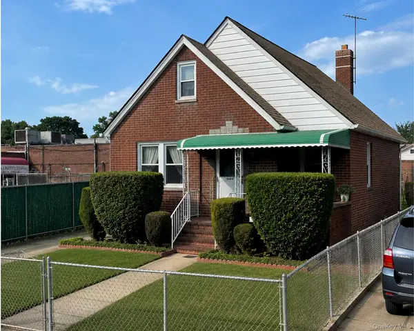 83-50 257th Street, Floral Park, NY 11004
