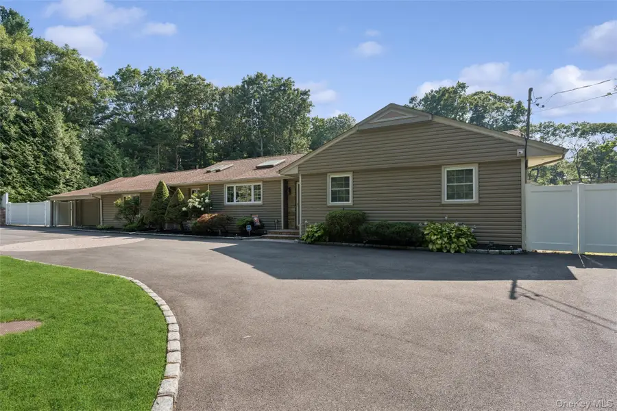 3 Beltane Drive, Dix Hills, NY 11746 - #3