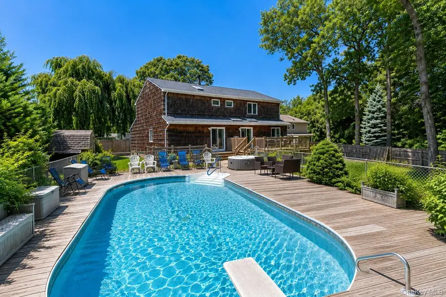 5 Leon Court, Centereach, NY 11720 - #3