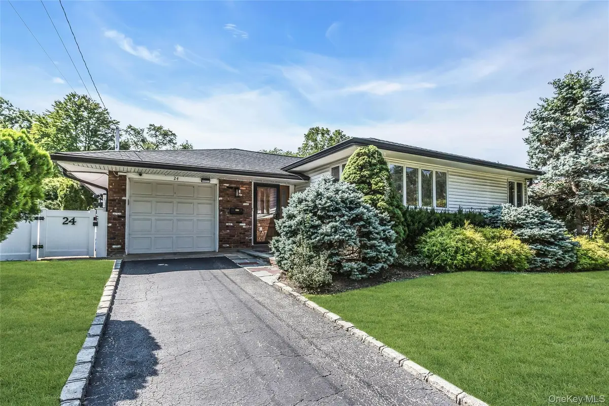 24 Lewis Lane, Port Washington, NY 11050 - #1