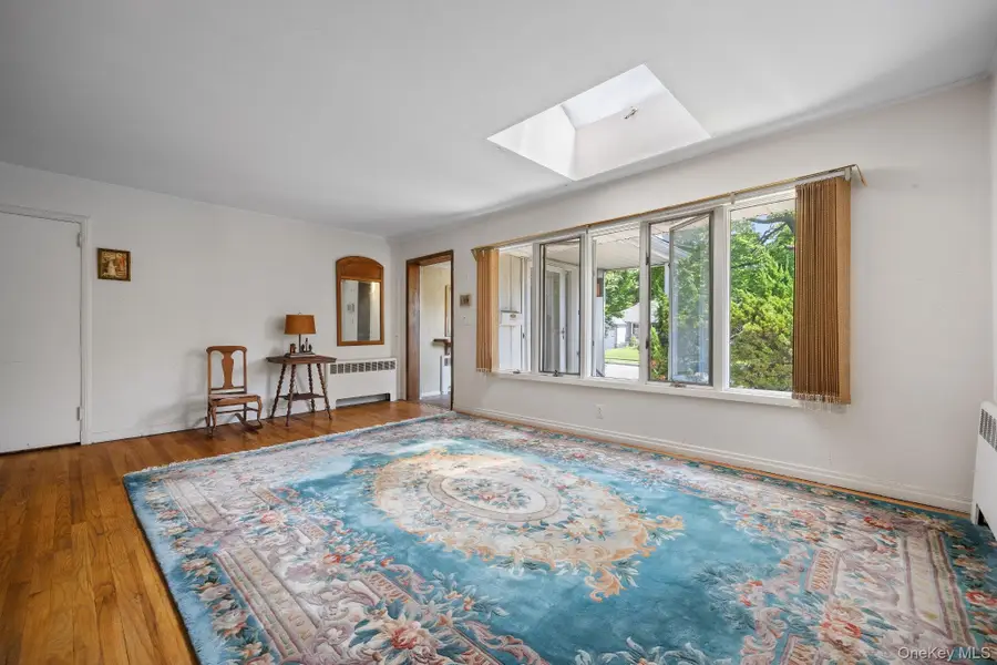 24 Cornell Drive, Great Neck, NY 11020 - #3
