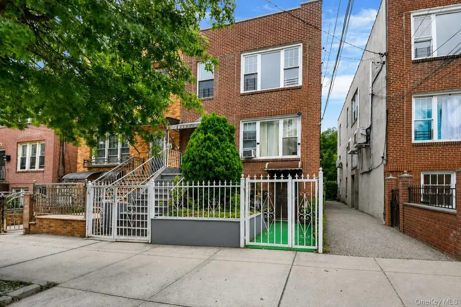 952 E 217th Street, Bronx, NY 10469 - #2