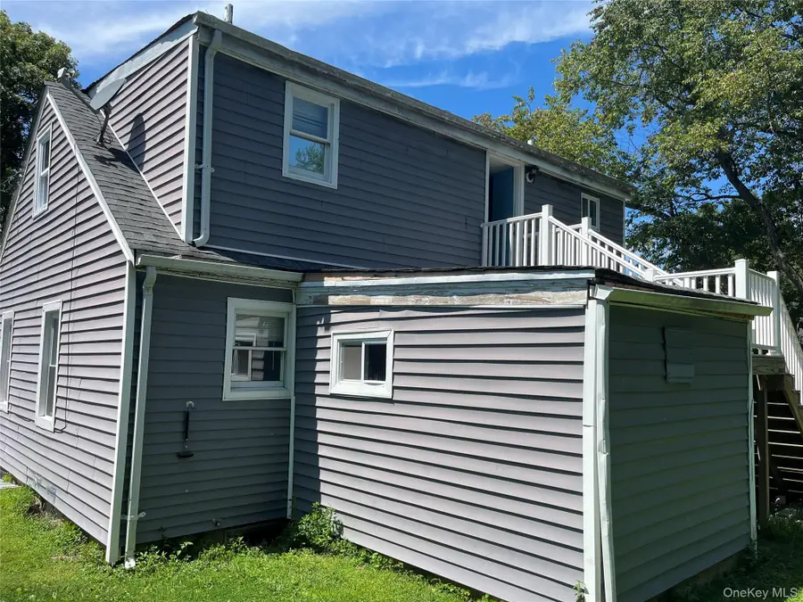32 7th Avenue S, Huntington Station, NY 11746 - #3