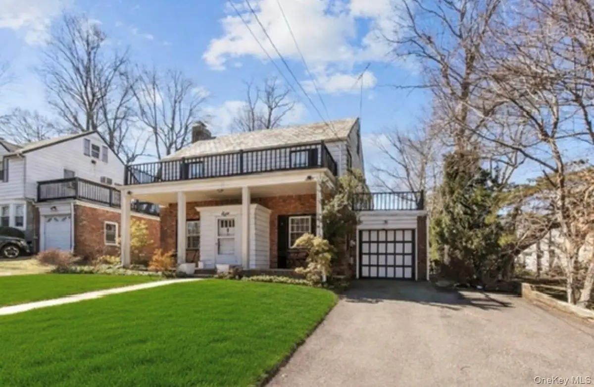 8 Plymouth Road, Great Neck, NY 11023 - #1
