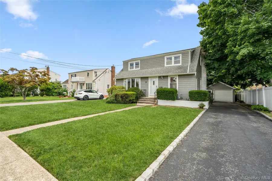 5 Center Court, Bethpage, NY 11714 - #2