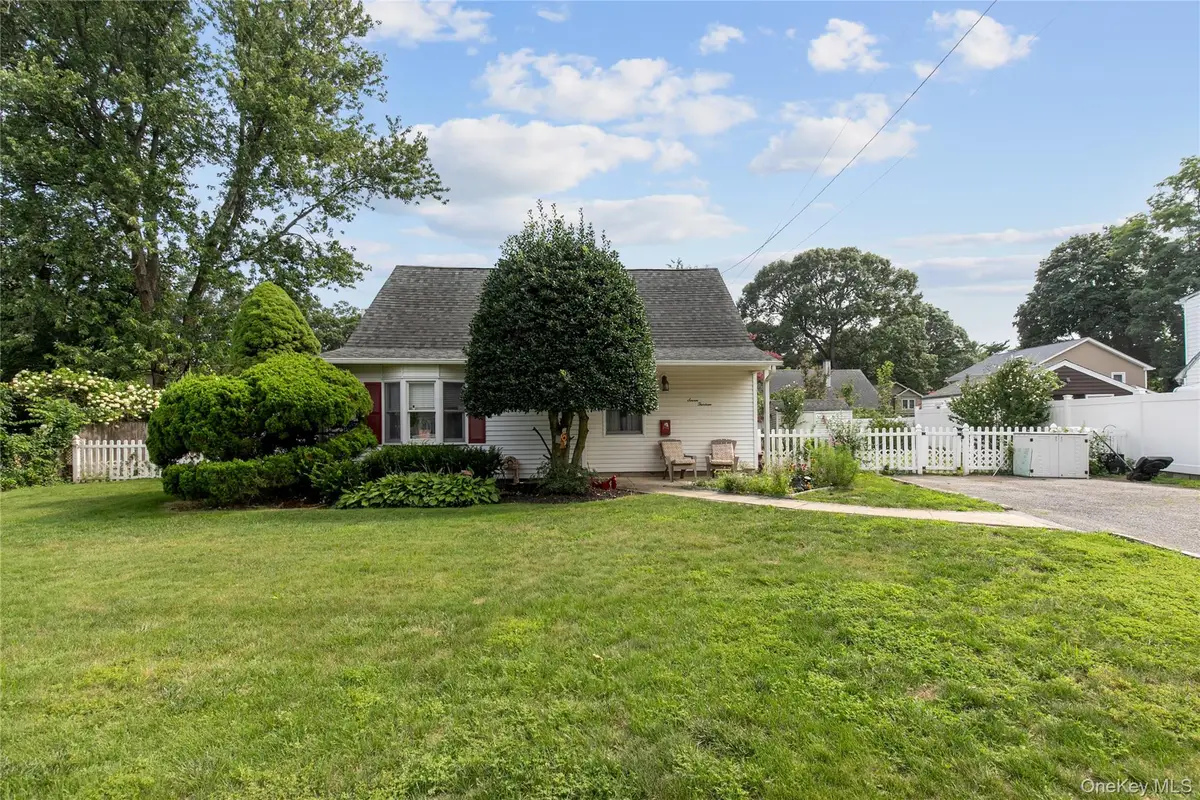 713 Wren Court, West Hempstead, NY 11552 - #1