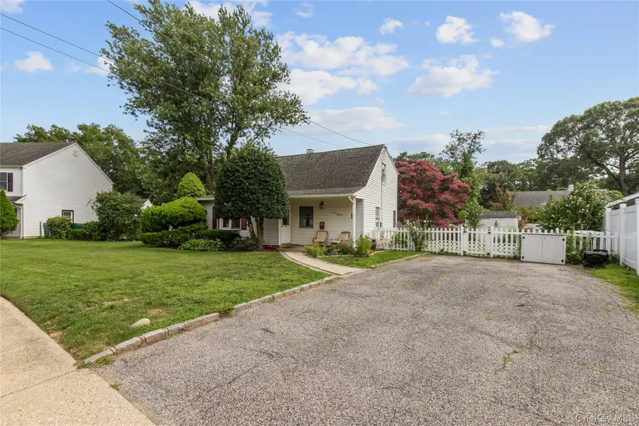 713 Wren Court, West Hempstead, NY 11552 - #2