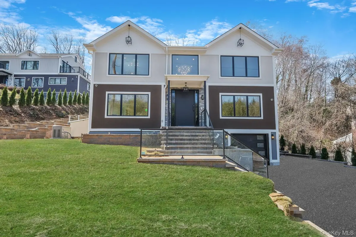 150 Sugar Toms Lane, East Norwich, NY 11732 - #1