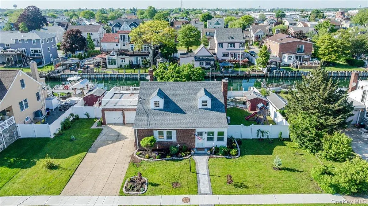 48 W 3rd Street, Freeport, NY 11520 - #1