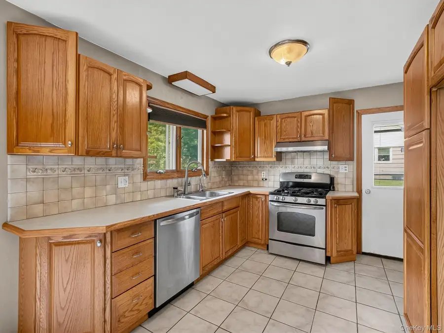 12 Elmwood Drive, New City, NY 10956 - #2