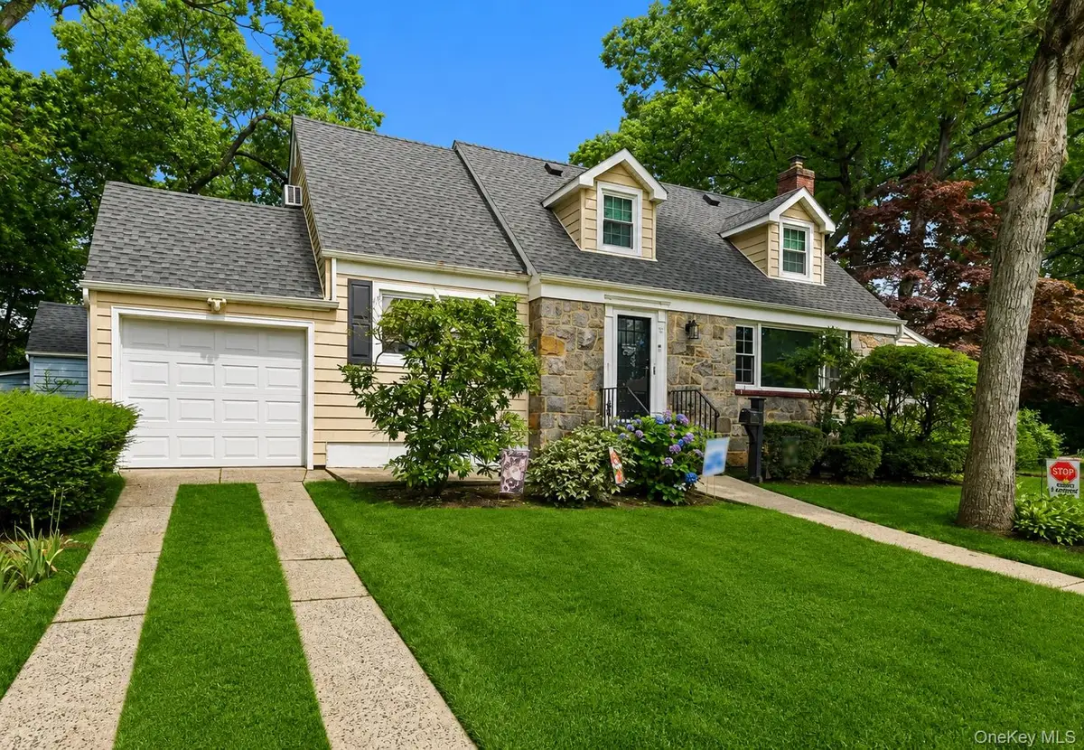 39 Alice Avenue, Merrick, NY 11566 - #1
