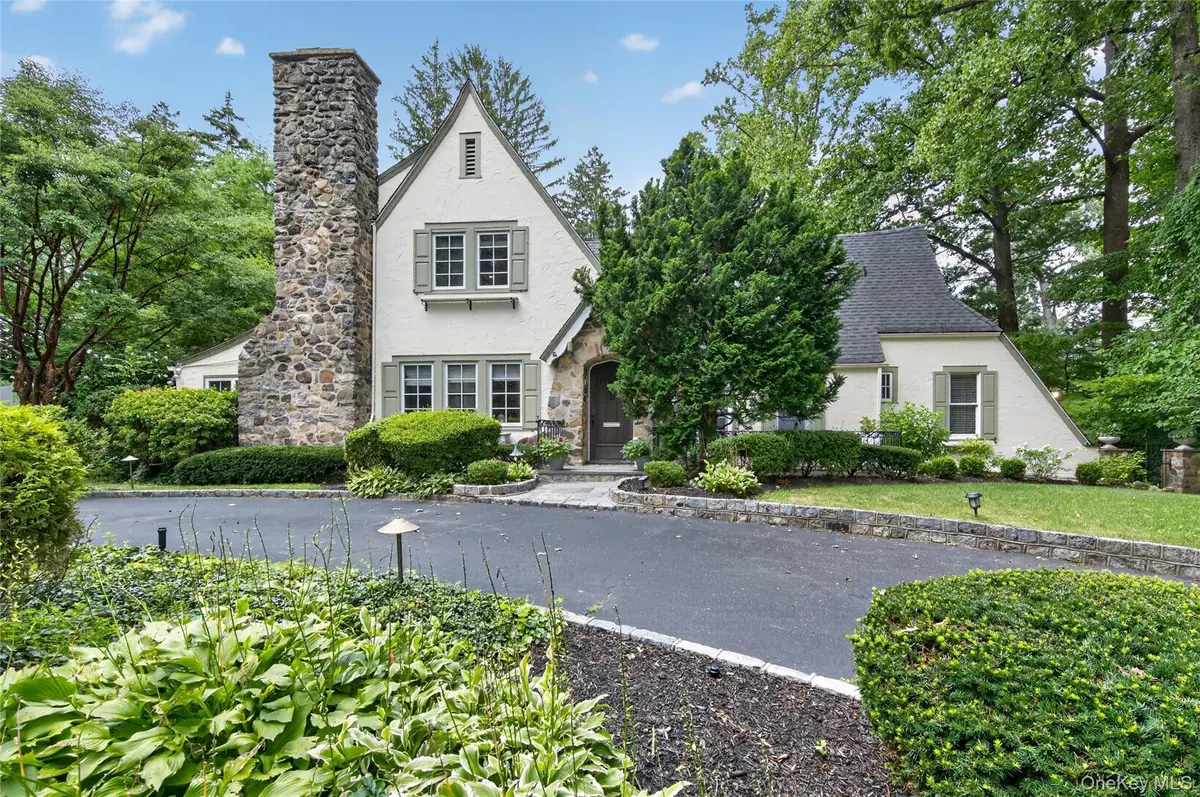 45 Cedar Drive, Great Neck, NY 11021 - #1