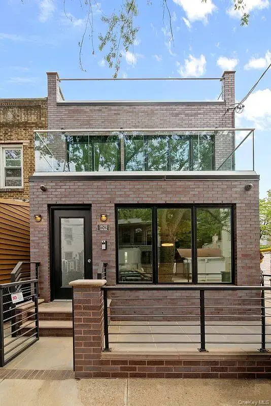 19-25 22nd Road, Astoria, NY 11105
