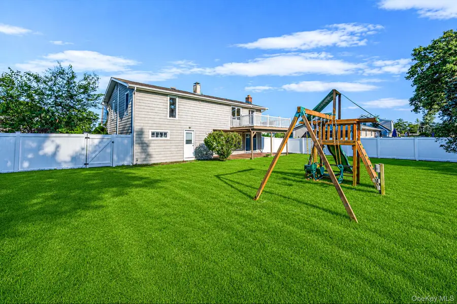 10 Coronado Road, Holbrook, NY 11741 - #2