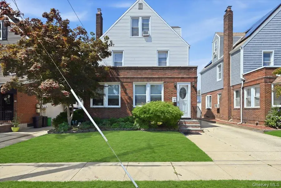 547 N 11th Street, New Hyde Park, NY 11040 - #2