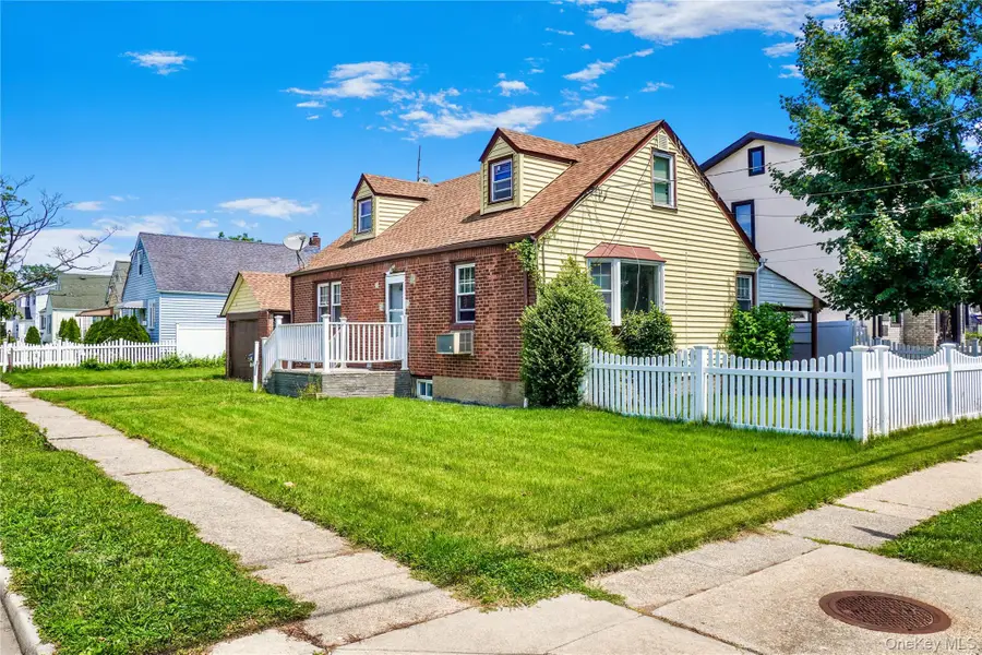 57 Franklin Street, Elmont, NY 11003 - #3