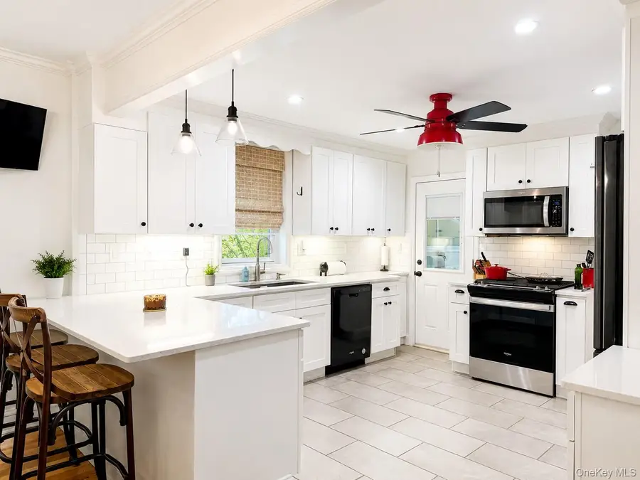320 Forest Road, Douglaston, NY 11363 - #2