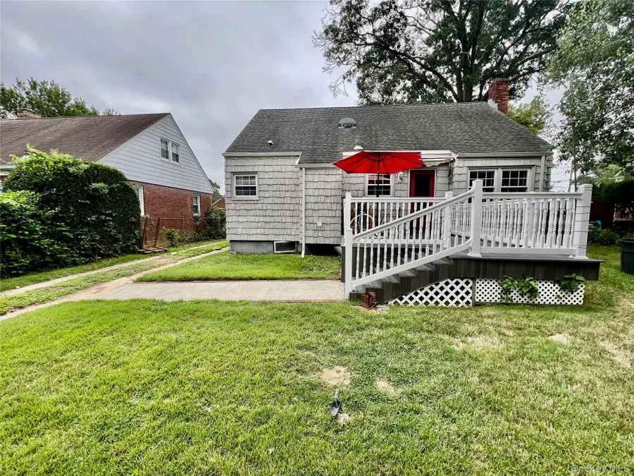31 Edward Street, Lynbrook, NY 11563 - #3