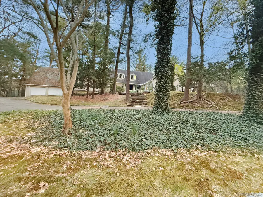8 Woodstock Court, Muttontown, NY 11771 - #3