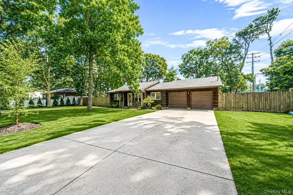 21 Windus Drive, Shirley, NY 11967