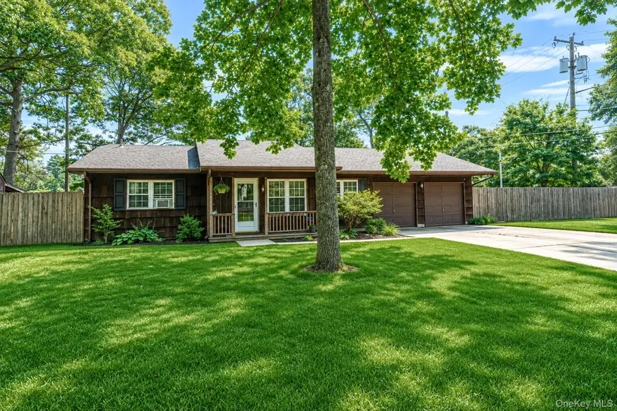 21 Windus Drive, Shirley, NY 11967 - #2