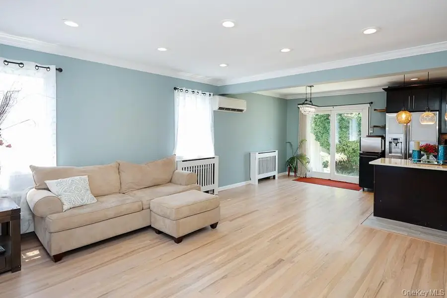 844 Hemlock Street, Franklin Square, NY 11010 - #3