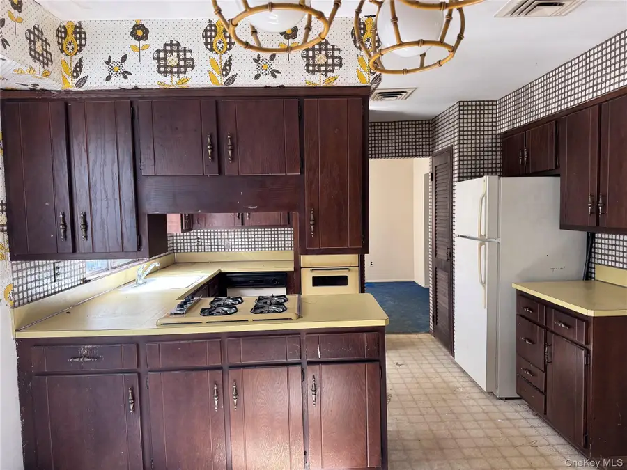 16 Herrick Avenue, Dix Hills, NY 11746 - #2