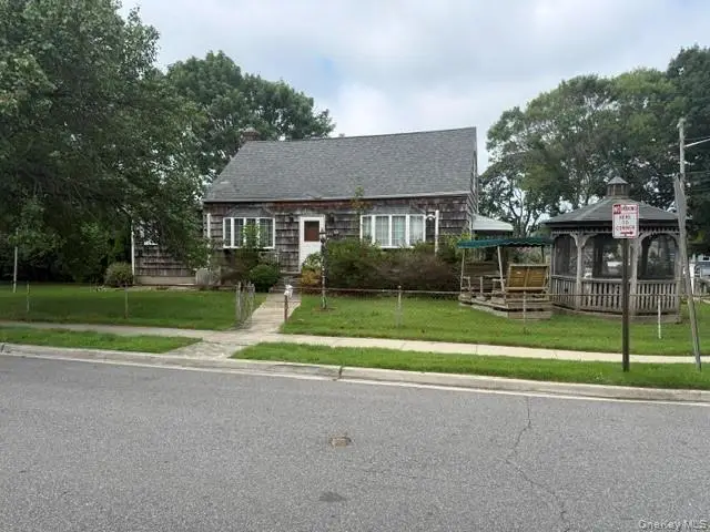 2 Ivy Street, Farmingdale, NY 11735 - #1