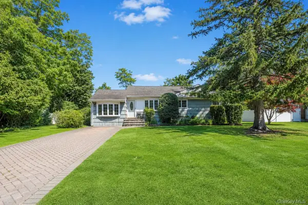 1 Dale Lane, Smithtown, NY 11787