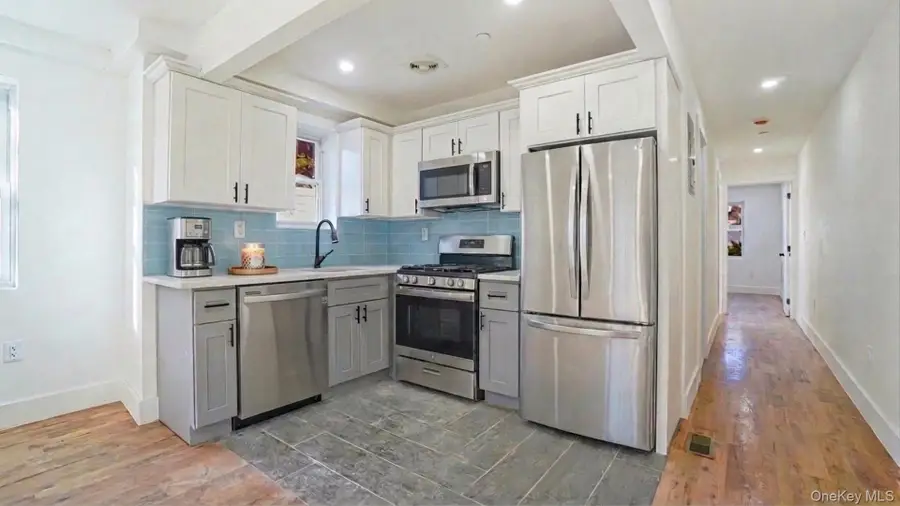 1011 E 221st Street, Bronx, NY 10469 - #3