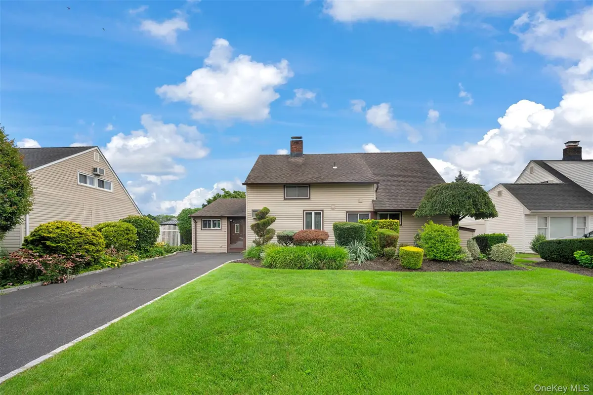 77 Pilgrim Lane, Westbury, NY 11590 - #1