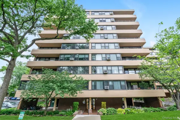 9-15 166 Street #3A, Beechhurst, NY 11357