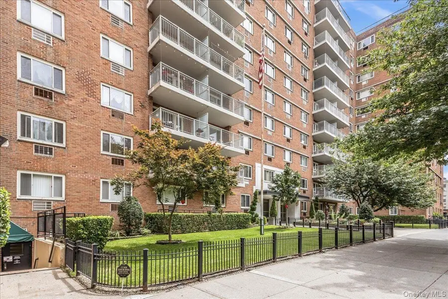 3965 52nd St #Apt 8k, Woodside, NY 11377 - #2