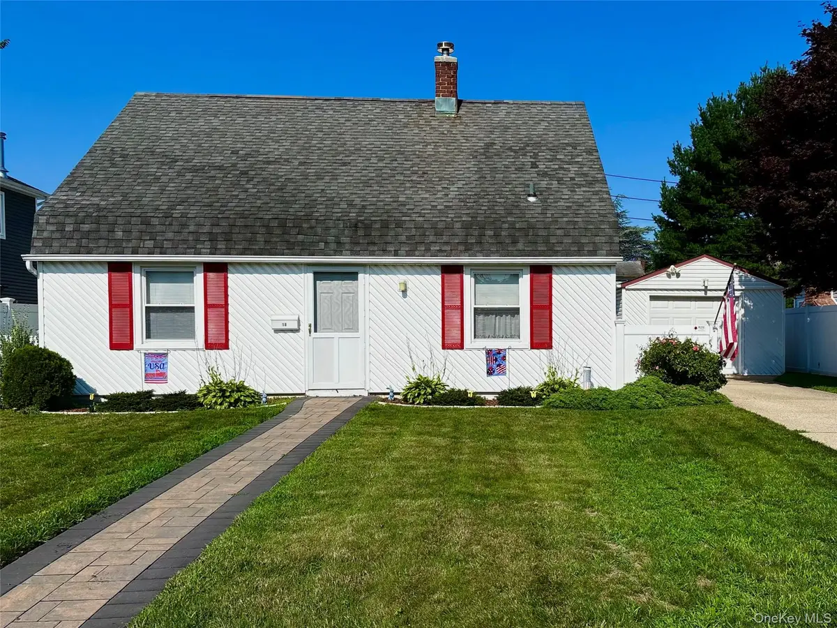 18 Heather Lane, Levittown, NY 11756 - #1