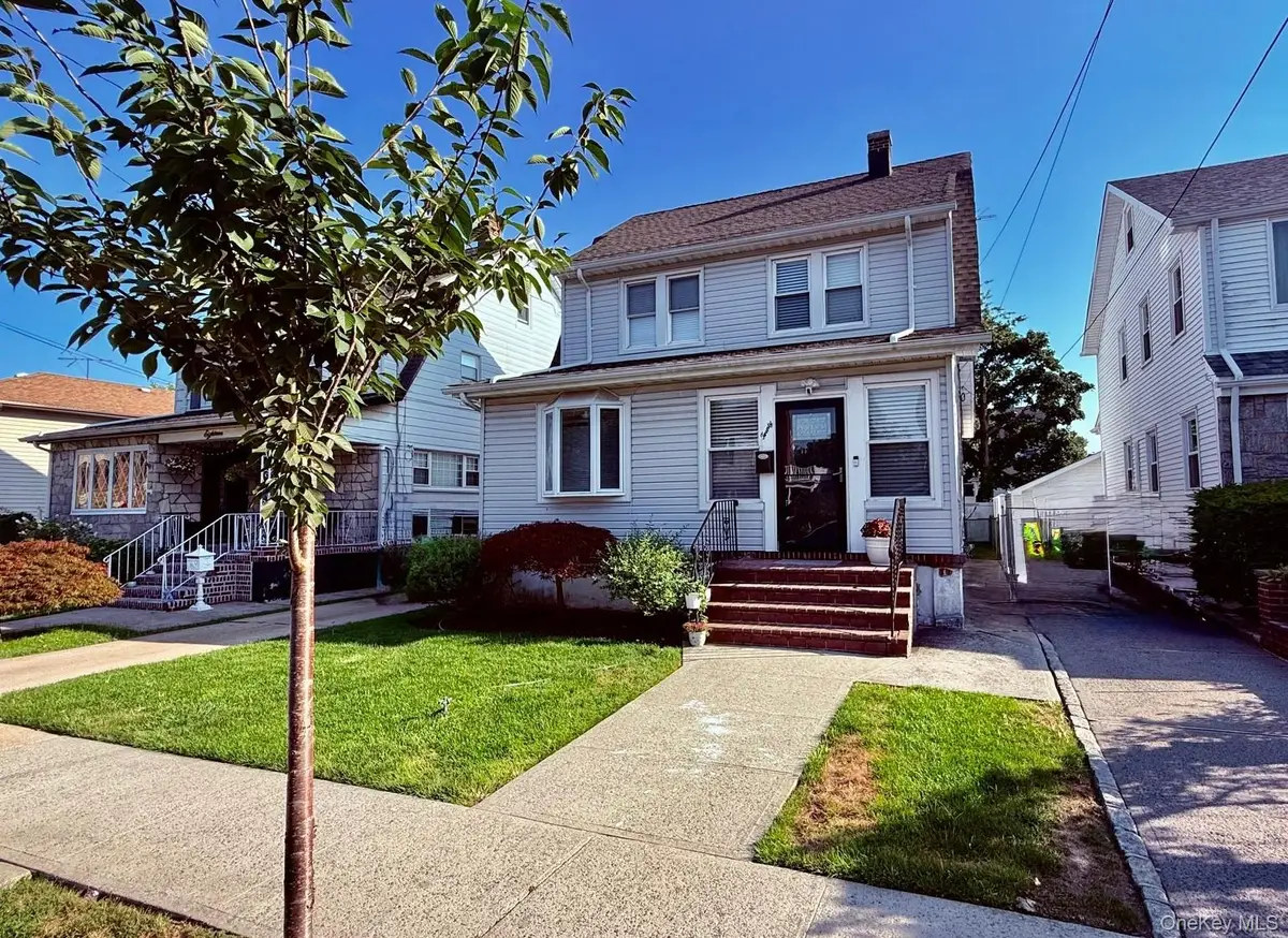 20 W Oxford Street, Valley Stream, NY 11580 - #1