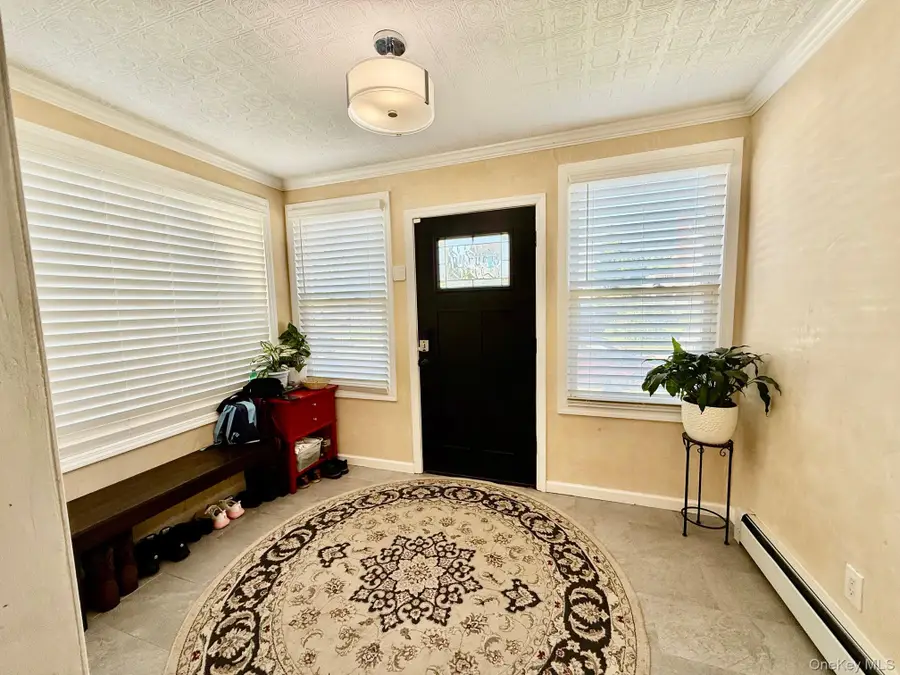 20 W Oxford Street, Valley Stream, NY 11580 - #3