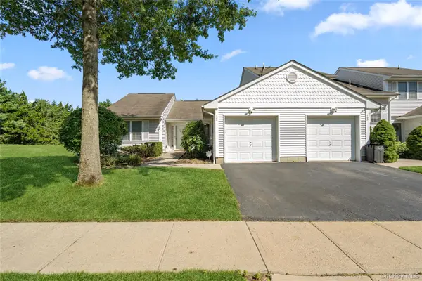 104 Sagaponack Court, Melville, NY 11747
