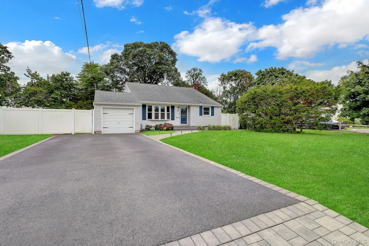 68 Alinda Avenue, West Islip, NY 11795 - #1