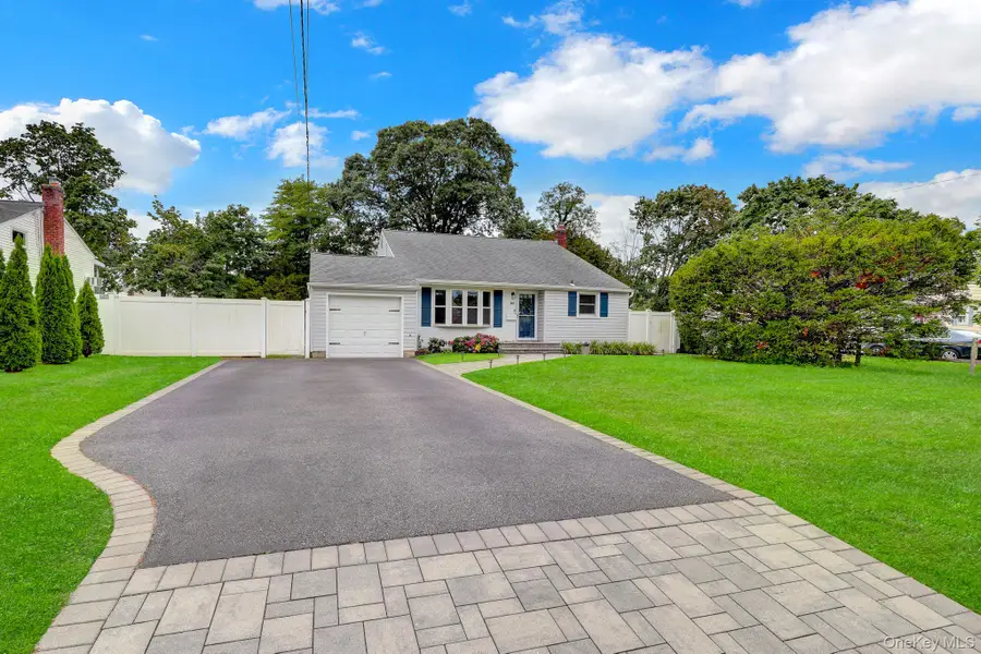 68 Alinda Avenue, West Islip, NY 11795 - #2