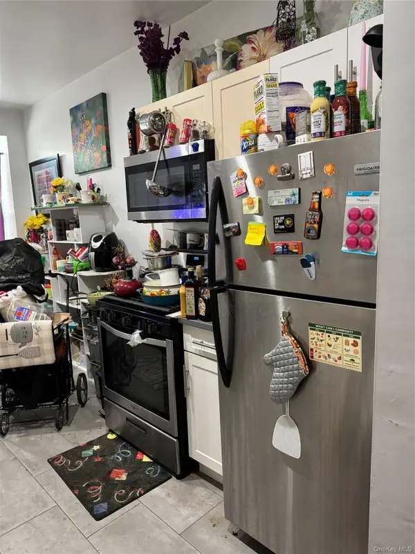 2922 Barnes Ave #3L, Bronx, NY 10467